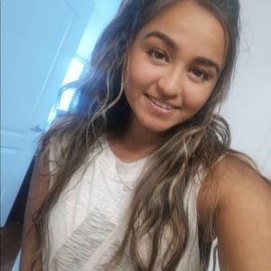 Meet your Posher, Alana